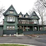 Stone Soup Inn
