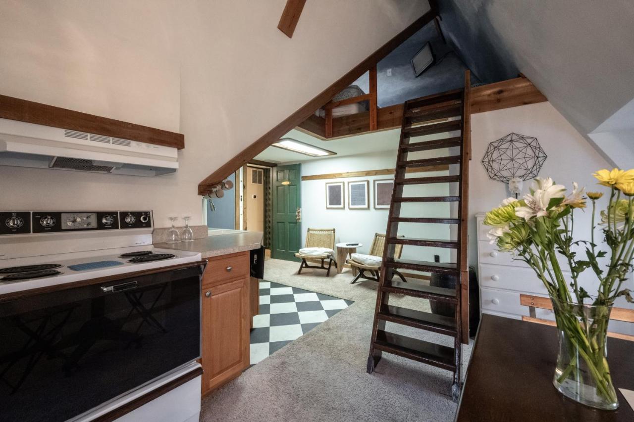 Stone Soup Inn Indianapolis